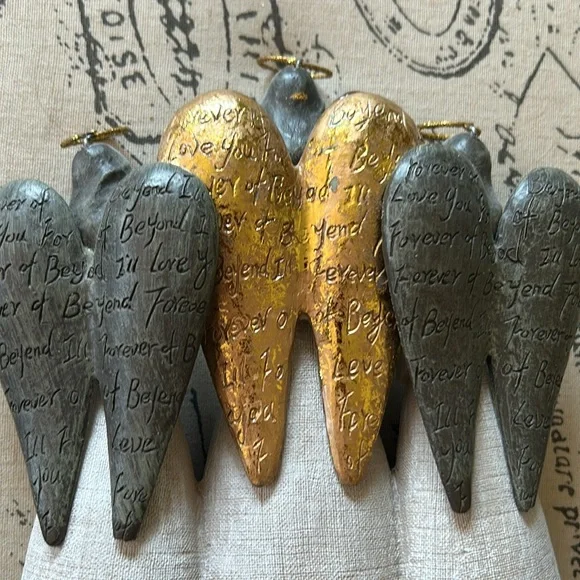 Trio of Angels Figurine with Dangling Love Charm ✨ Gorgeous Piece! 💛 - Picture 7 of 15